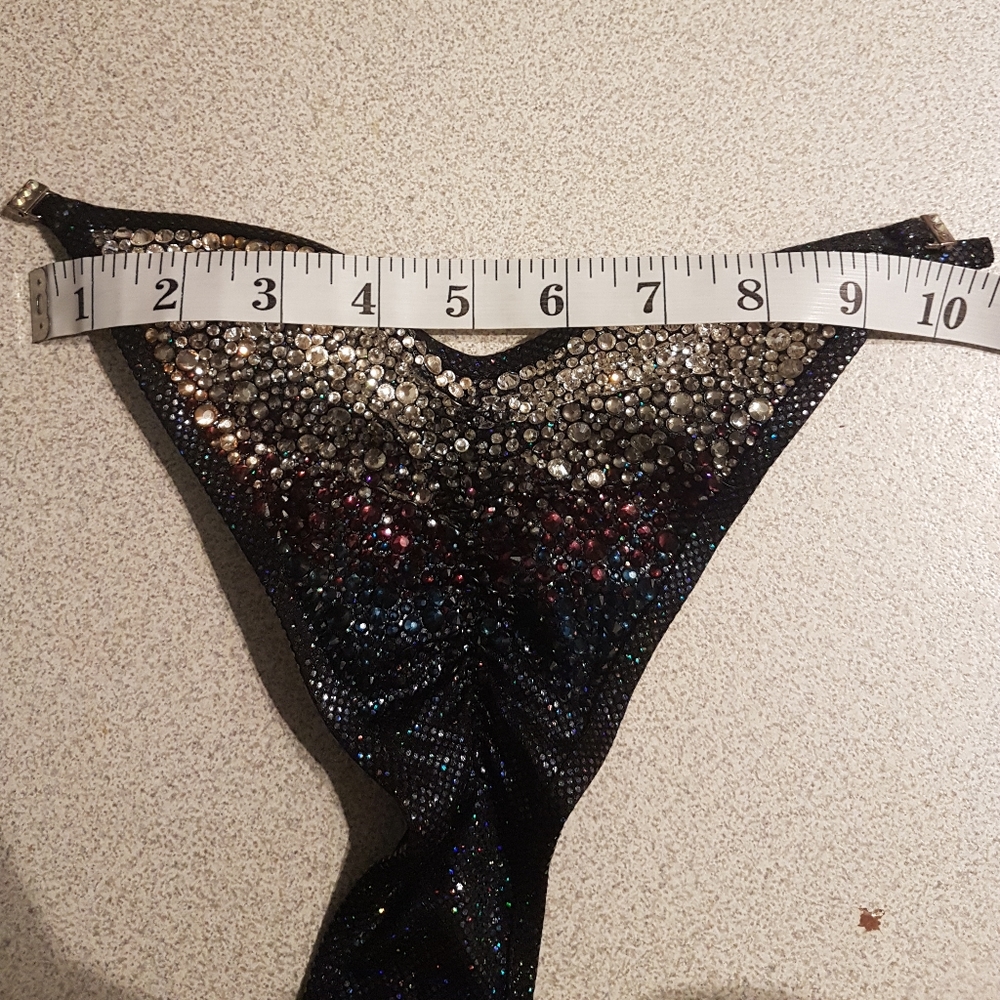 Competition bikini - Picture 2 of 3